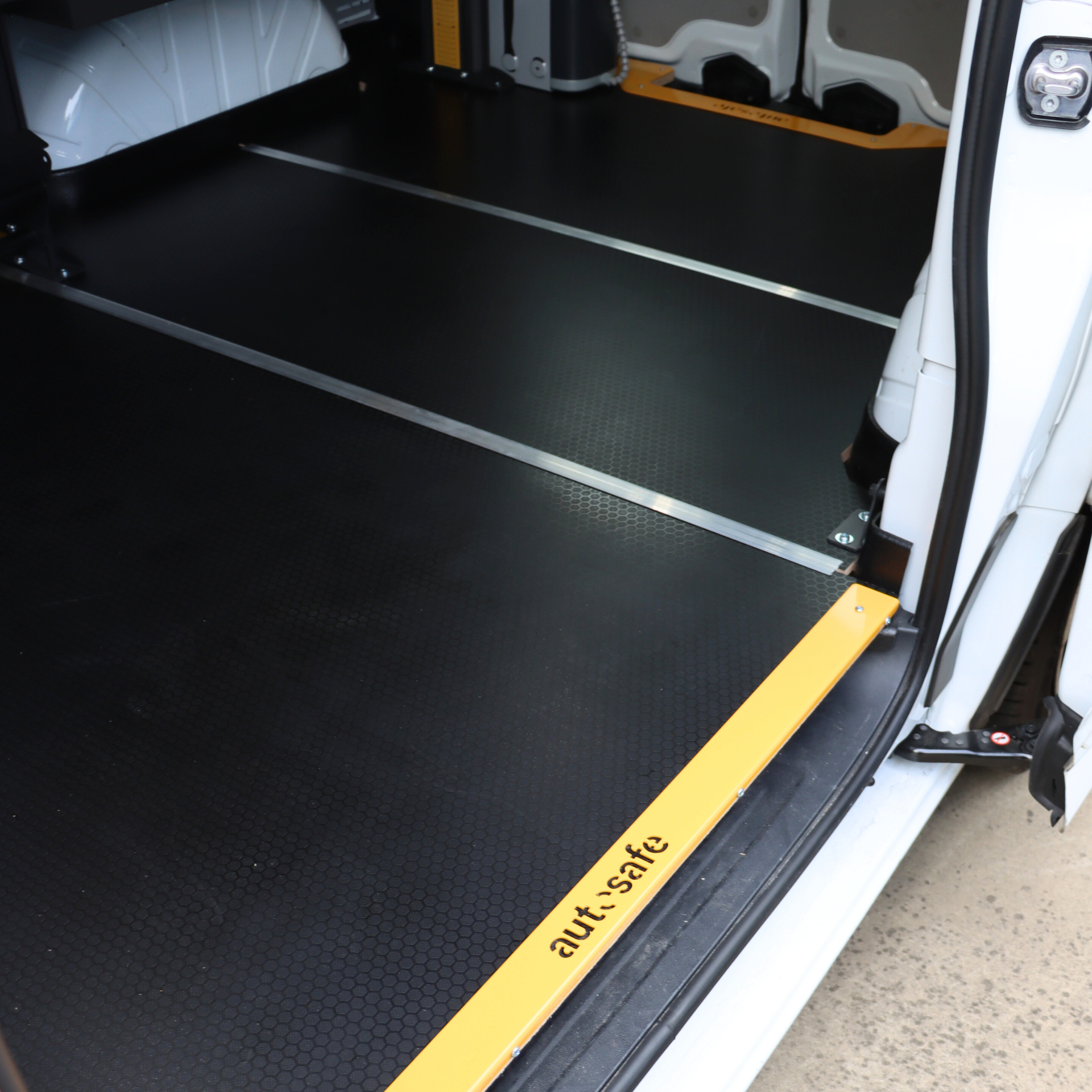 Ford Transit Custom LWB Floor 2024 - current
