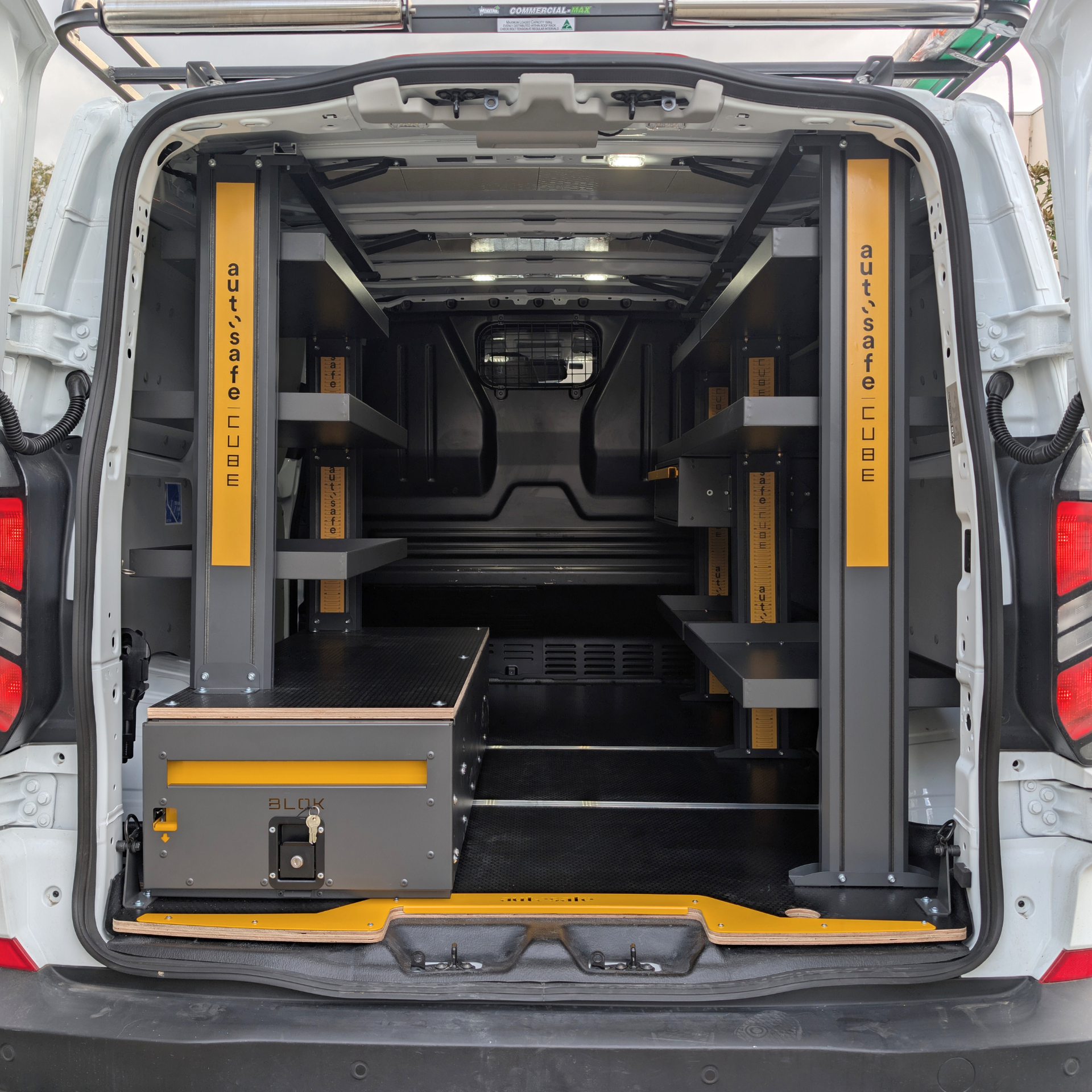 Ford Transit Custom SWB Floor 2024 - current