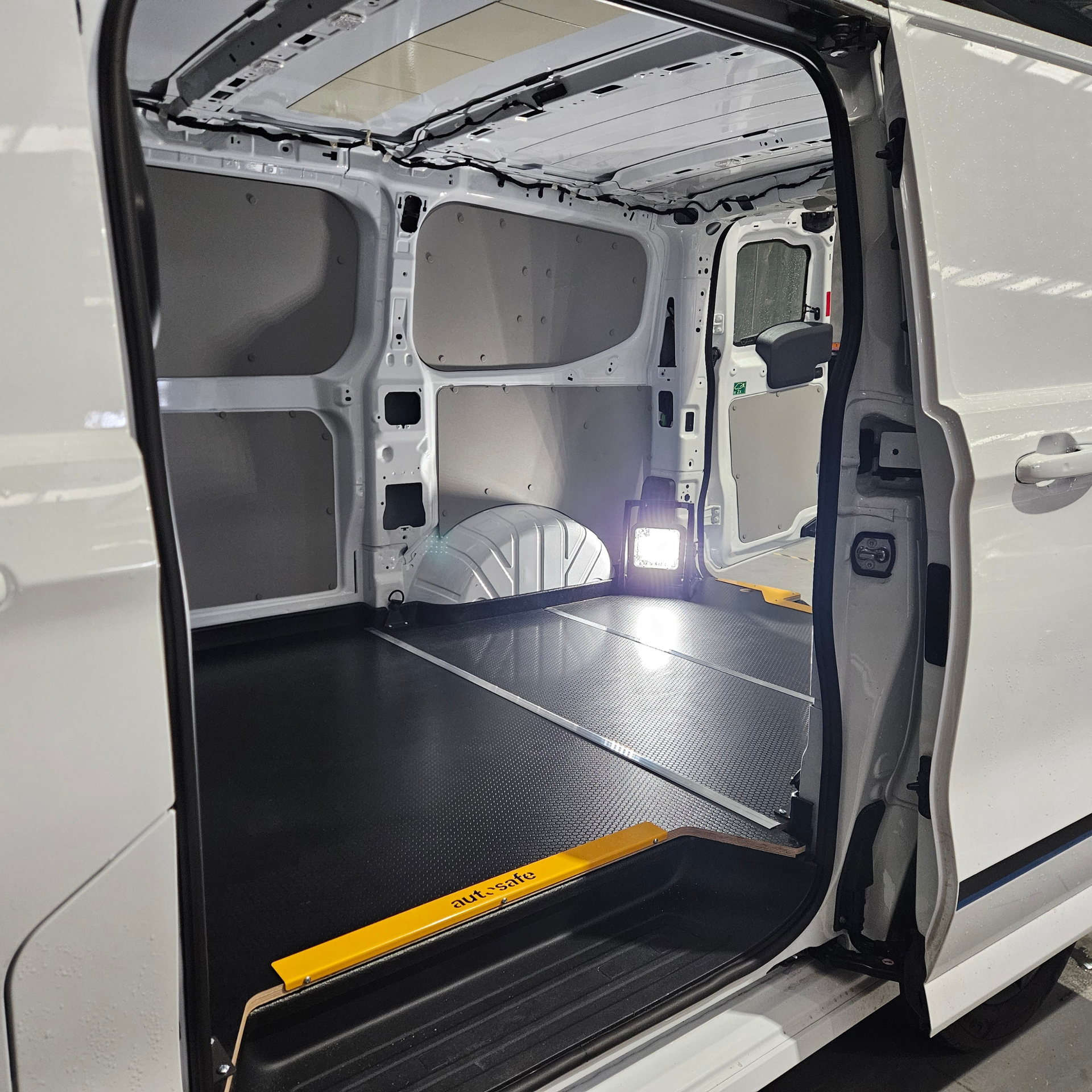 Ford Transit Custom LWB Floor 2024 - current