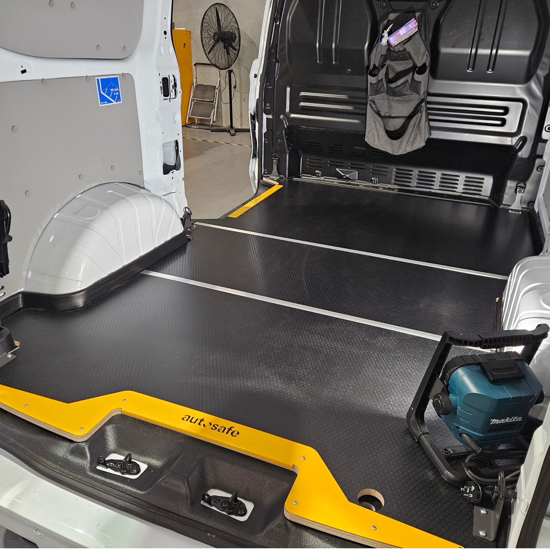 Ford Transit Custom SWB Floor 2024 - current