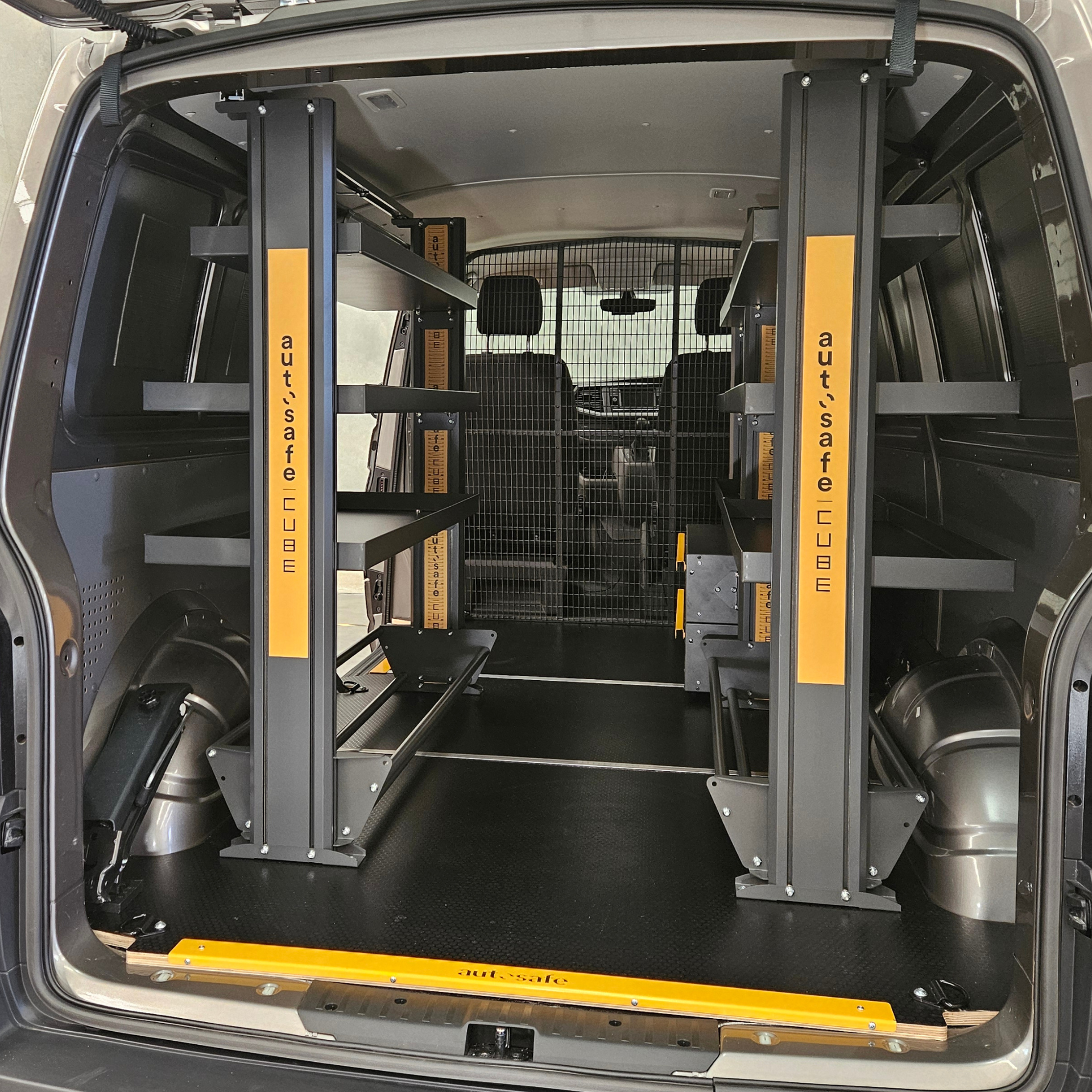 Volkswagen Transporter T6 SWB Floor