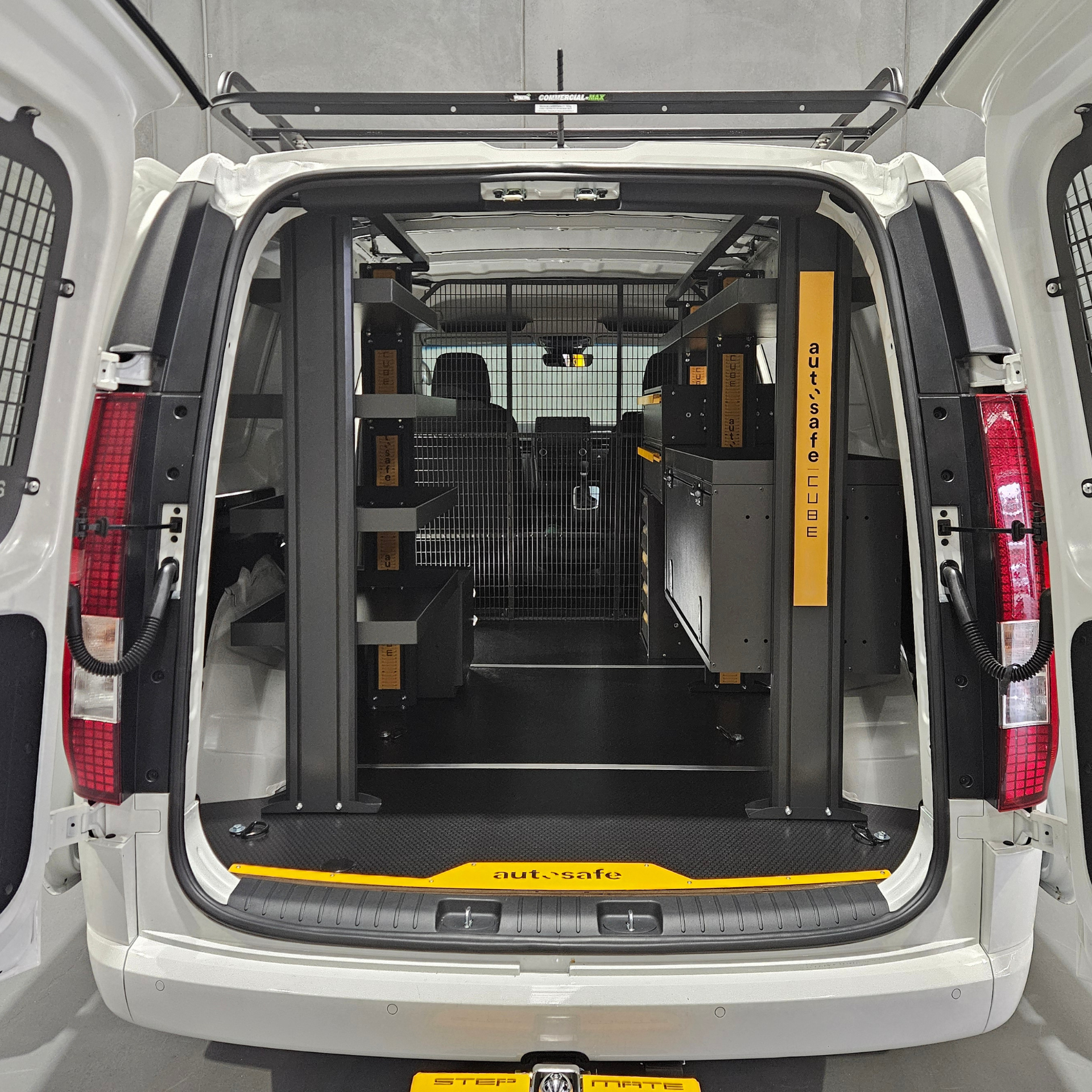 Hyundai Staria Floor